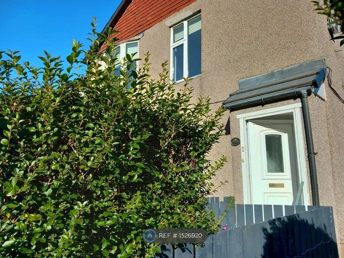 3 Bedroom Flat To Rent In Montford Avenue, Glasgow, G44