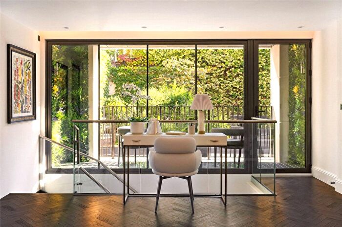 1 Bedroom Flat For Sale In Three Kings Mayfair, London, W1K
