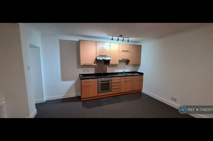 1 Bedroom Flat To Rent In Boyd Street, Largs, KA30