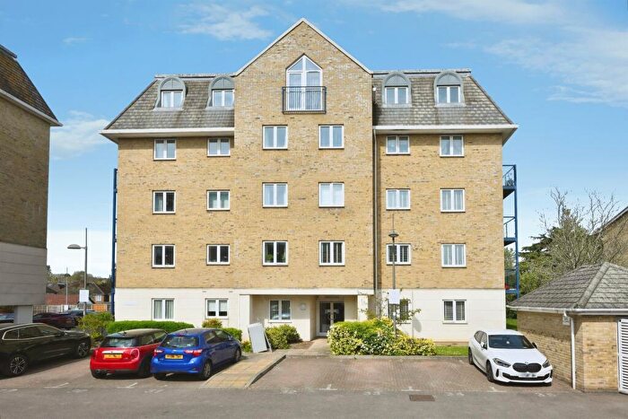 2 Bedroom Apartment For Sale In Taverners Way, Hoddesdon, EN11