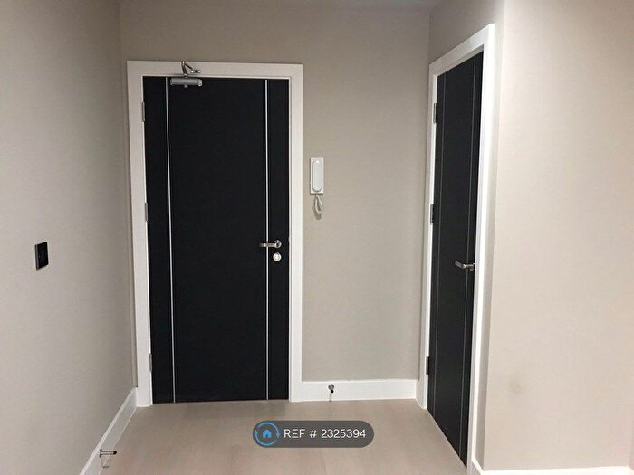 2 Bedroom Flat To Rent In Coventry Road, Birmingham, B26