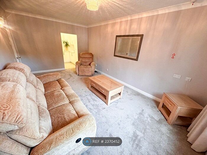 1 Bedroom Flat To Rent In Hattonfold, Sale, M33