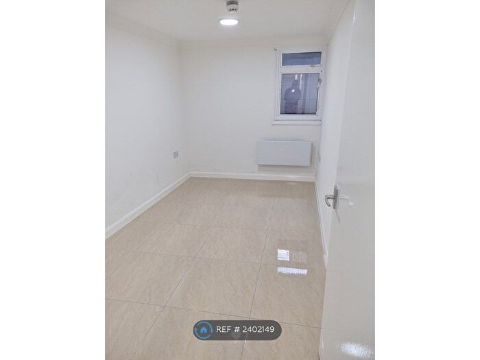 Studio To Rent In East India Dock Road, London, E14