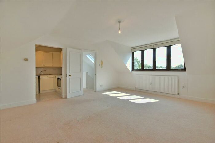 1 Bedroom Flat To Rent In Walm Lane, Mapesbury, NW2