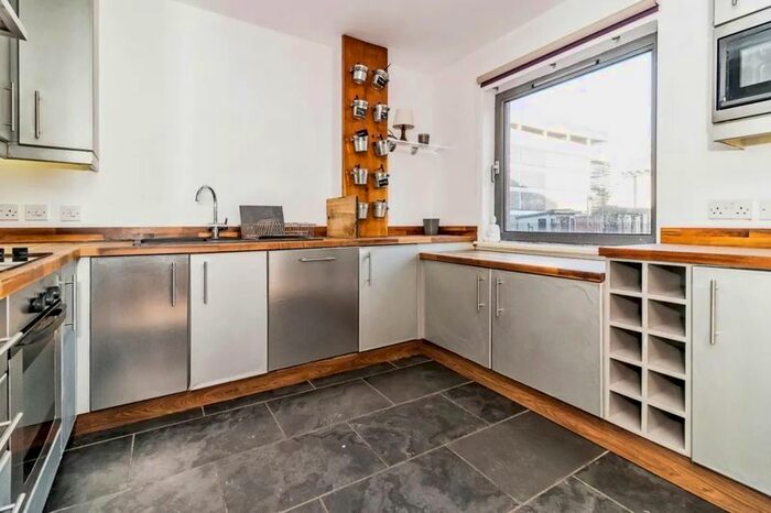 2 Bedroom Flat To Rent In Mercury Buildings, Aytoun Street, Manchester, M1