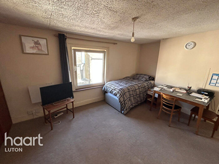1 Bedroom Flat To Rent In Wellington Street, Luton, LU1