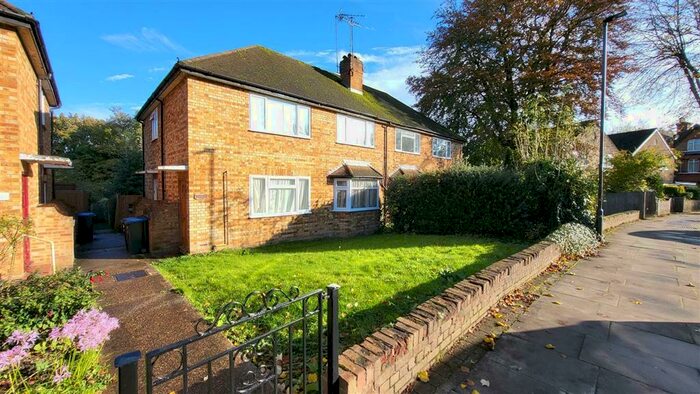 2 Bedroom Apartment To Rent In Bycullah Road, Enfield, EN2