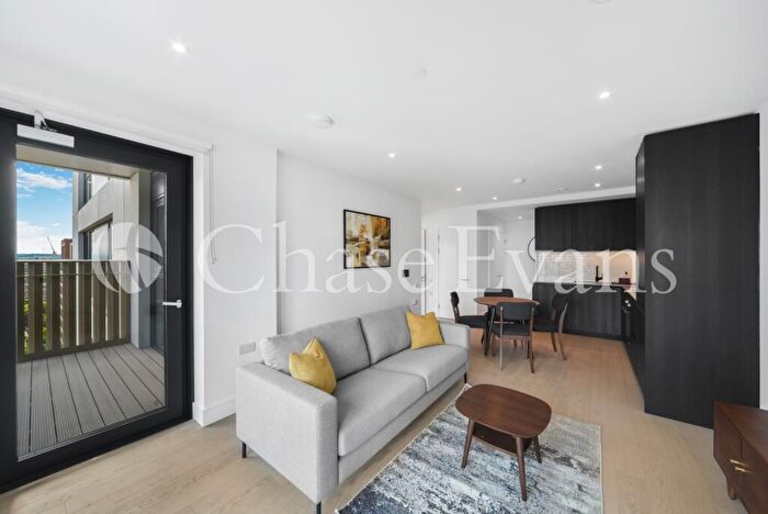 1 Bedroom Apartment To Rent In Hawksbury Heights, Park & Sayer, Elephant And Castle, SE17