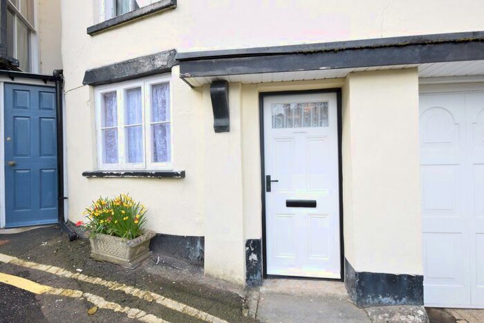 Studio To Rent In Church Walk, Bideford, EX39