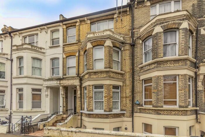 1 Bedroom Flat To Rent In St. Margarets Road, St Margarets, Twickenham, TW1