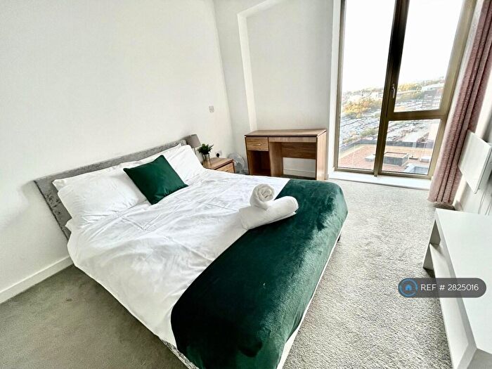 2 Bedroom Flat To Rent In Block B, Salford, M5