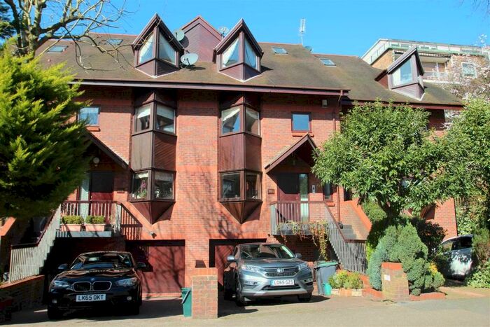 5 Bedroom Property To Rent In Broadlands Road, Highgate, N6