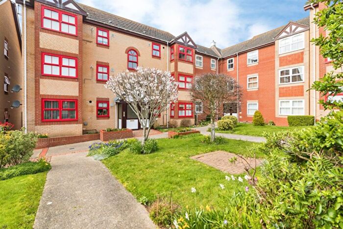 2 Bedroom Flat For Sale In Alexandra Road, Lowestoft, NR32