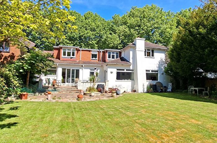 4 Bedroom Detached House For Sale In Frances Avenue, Maidenhead, SL6