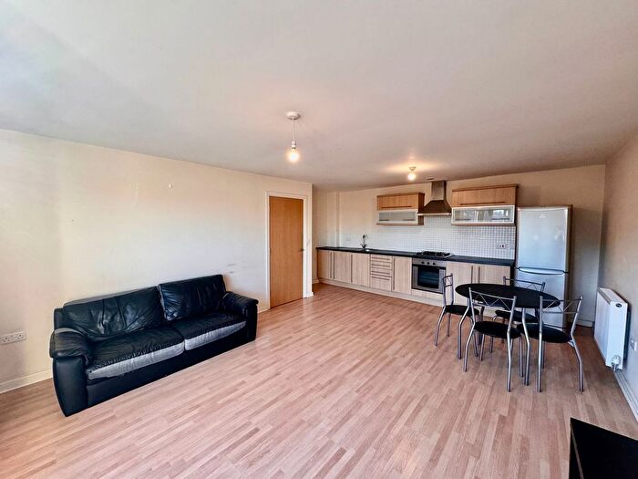 2 Bedroom Flat To Rent In Sovereign Point, Infirmary Road, S6