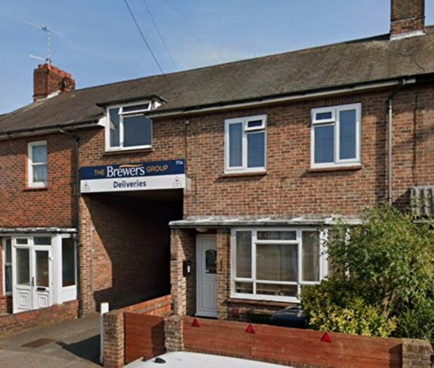 4 Bedroom Terraced House To Rent In Ashford Road, Eastbourne, BN21