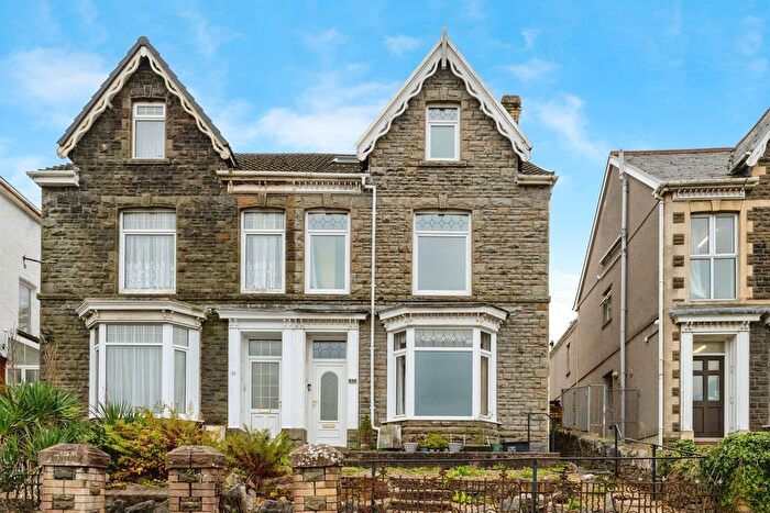 6 Bedroom Semi-Detached House For Sale In Lewis Road, Neath, SA11