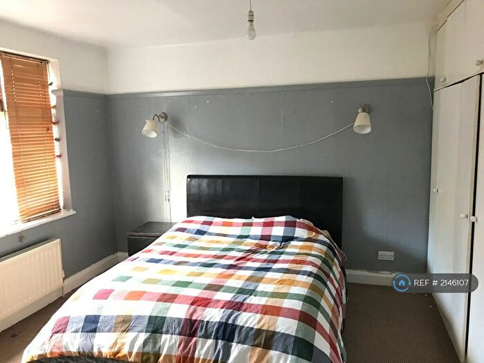 2 Bedroom Maisonette To Rent In Kingsbury, London, NW9