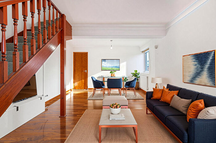 3 Bedroom End Of Terrace House For Sale In Mount Pleasant Road, New Malden, KT3