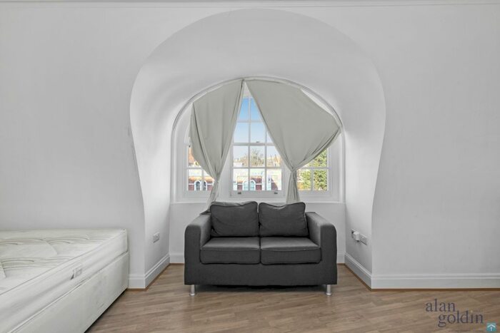 Studio To Rent In Finchley Road, London, NW3