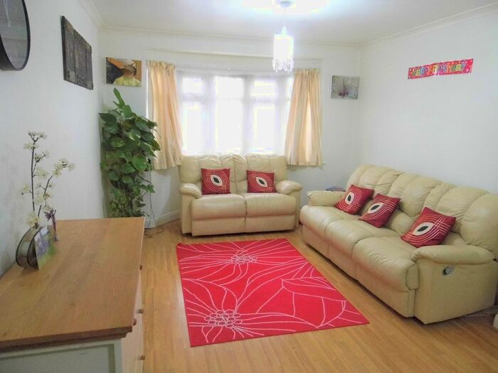 3 Bedroom End Of Terrace House To Rent In Drake Road, Harrow, HA2