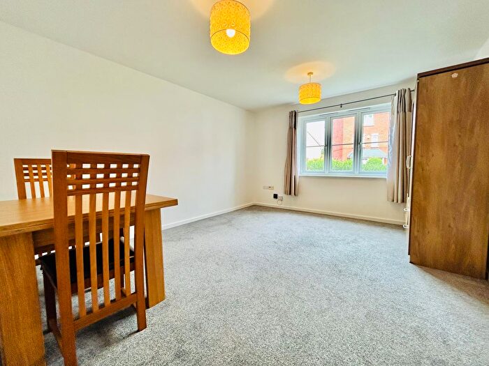 2 Bedroom Flat To Rent In Panama Circle, Derby, DE24