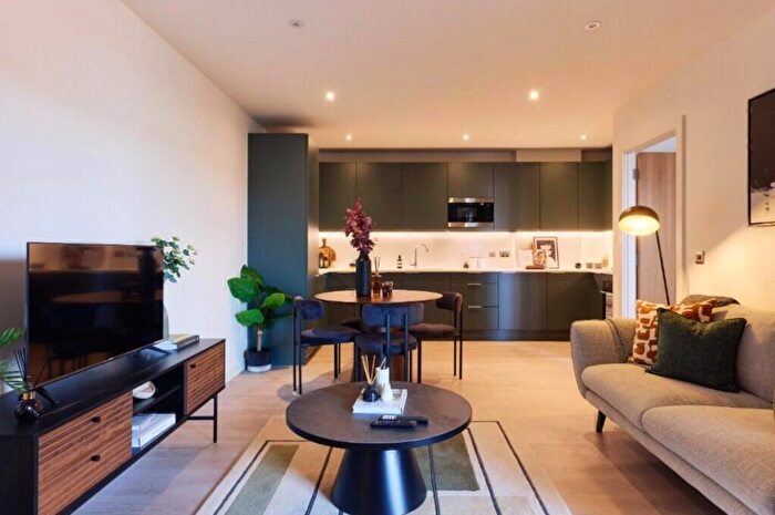 2 Bedroom Apartment To Rent In Graham Street, London, N1