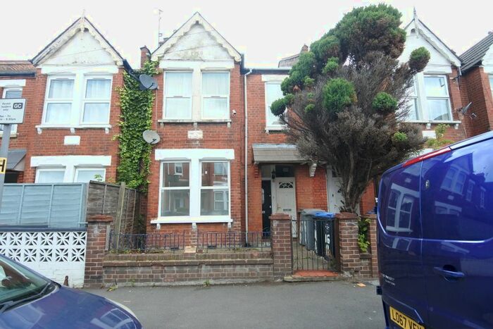 2 Bedroom Maisonette To Rent In Deacon Road, Willesden/Dollis Hill, NW2