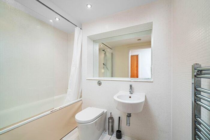 1 Bedroom Flat To Rent In Denison House, Lanterns Way, London, E14