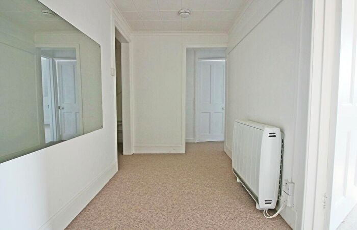 2 Bedroom Flat To Rent In The Avenue, Andover, Hampshire, SP10