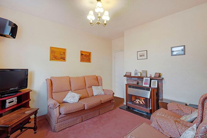 3 Bedroom End Of Terrace House For Sale In Newington Avenue, Southend-On-Sea, SS2