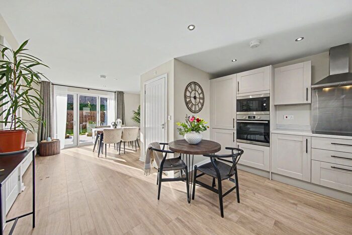 4 Bedroom Semi-detached House For Sale In Woodyard Avenue, Tapton, Chesterfield, S41