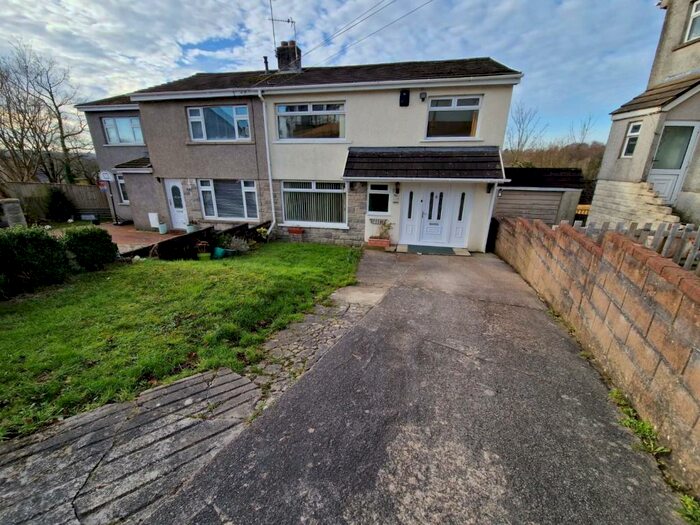 3 Bedroom House To Rent In Ty Fry Close, Brynmenyn, Bridgend, CF32