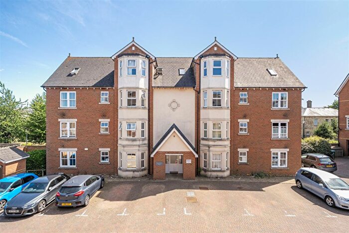 2 Bedroom Flat For Sale In Burdock Court, Maidstone, ME16