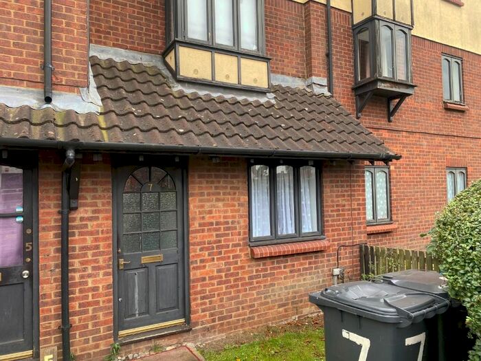 1 Bedroom Flat To Rent In Rockingham Mews, Corby NN17