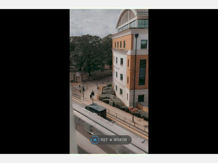 1 Bedroom Flat To Rent In Windsor Street, Uxbridge, UB8