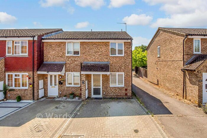 2 Bedroom End Of Terrace House For Sale In Barleycorn, Leybourne, Kent, ME19