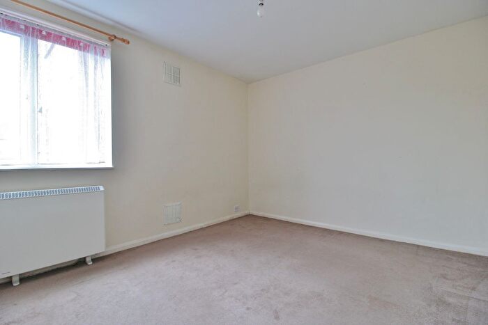 2 Bedroom Flat For Sale In Devonshire Avenue, Southsea, PO4