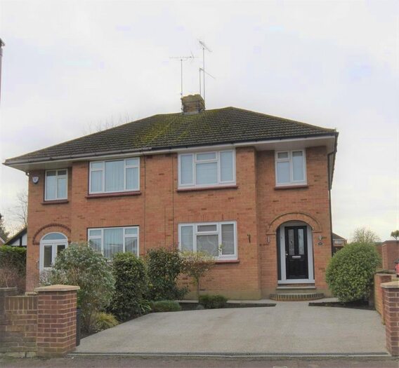 3 Bedroom Semi-Detached House To Rent In Broadview Avenue, Rainham, Gillingham, ME8