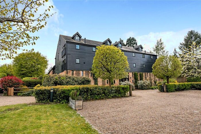 3 Bedroom Flat For Sale In Main Road, Knockholt, Sevenoaks, Kent, TN14