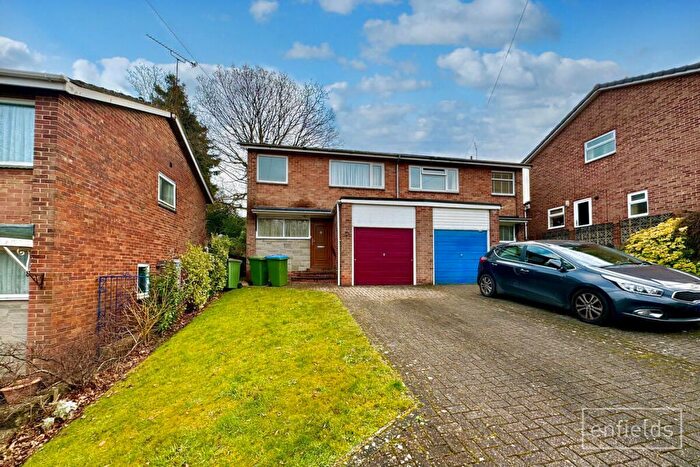 3 Bedroom Semi Detached House For Sale In Kesteven Way, Southampton, SO18