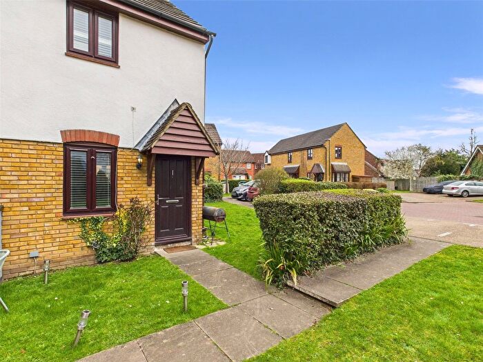 1 Bedroom End Of Terrace House To Rent In Tulip Close, Hampton, TW12