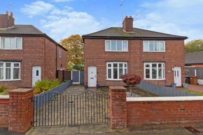 3 Bedroom Property To Rent In Henry Street, Crewe, CW1