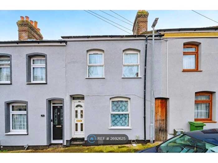 3 Bedroom Terraced House To Rent In Warwick Road West, Luton, LU4