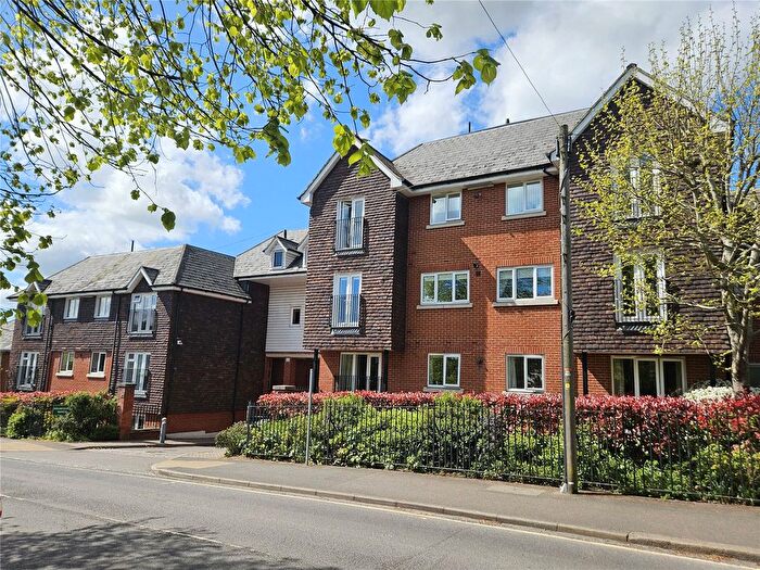 2 Bedroom Flat For Sale In Ladbroke Road, Redhill, Surrey, RH1