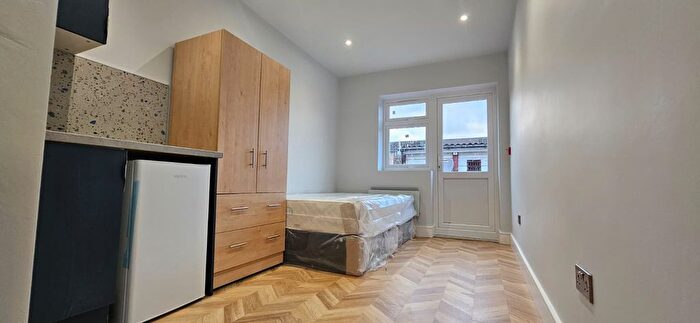 Studio To Rent In Tysoe Avenue, Enfield, EN3
