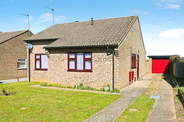 3 Bedroom Bungalow For Sale In Kingfisher Road, Downham Market, Norfolk, PE38