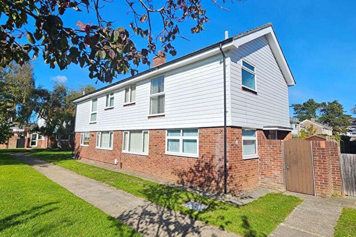 3 Bedroom Semi-Detached House For Sale In Warsash Grove, Peel Common, Gosport, PO13