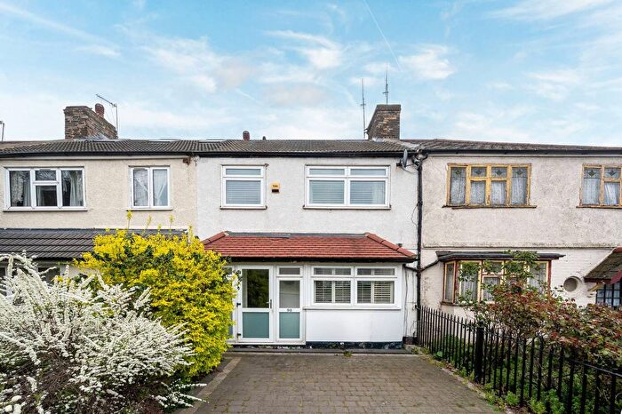 3 Bedroom Property For Sale In Tunnel Avenue, Greenwich, London, SE10