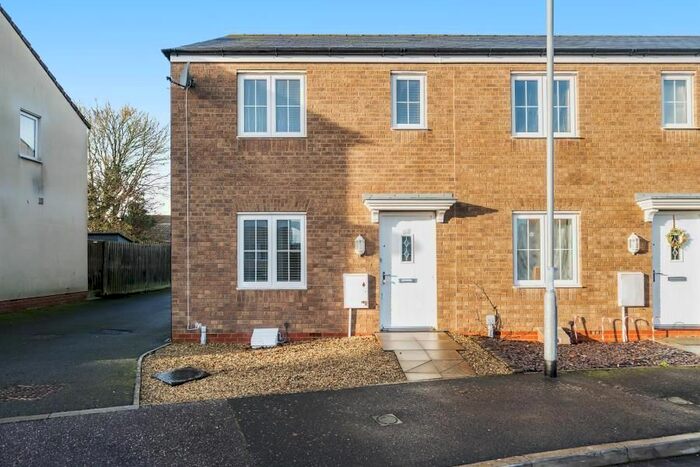 3 Bedroom Property To Rent In Yeovil, Somerset, BA21